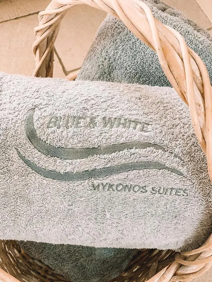 Blue, White And Grey Suites 오르노스 B&B