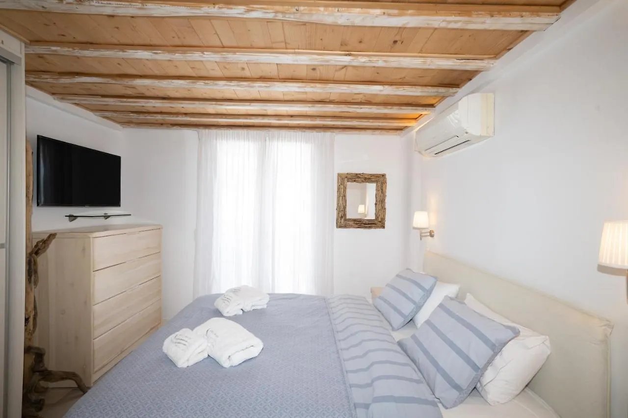 ** B&B Blue, White And Grey Suites 오르노스 그리스