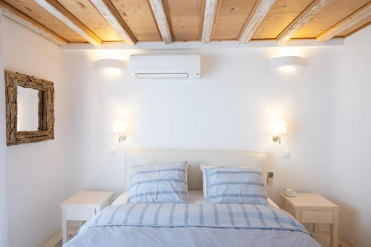Blue, White And Grey Suites 오르노스 2*,