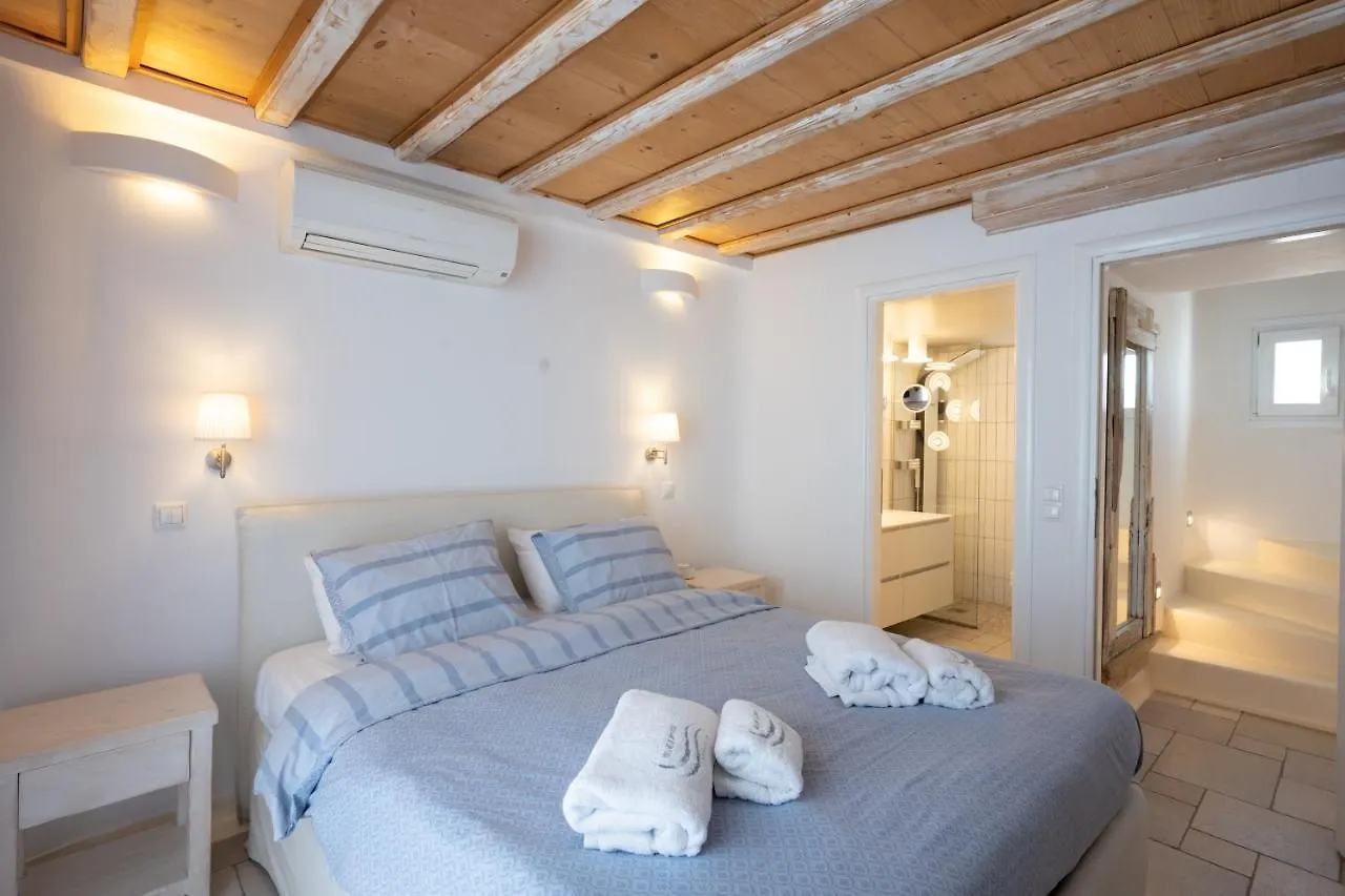 Blue, White And Grey Suites 오르노스 B&B