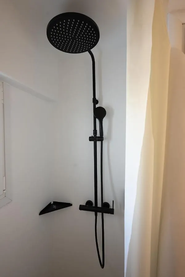 B&B Blue, White And Grey Suites 오르노스