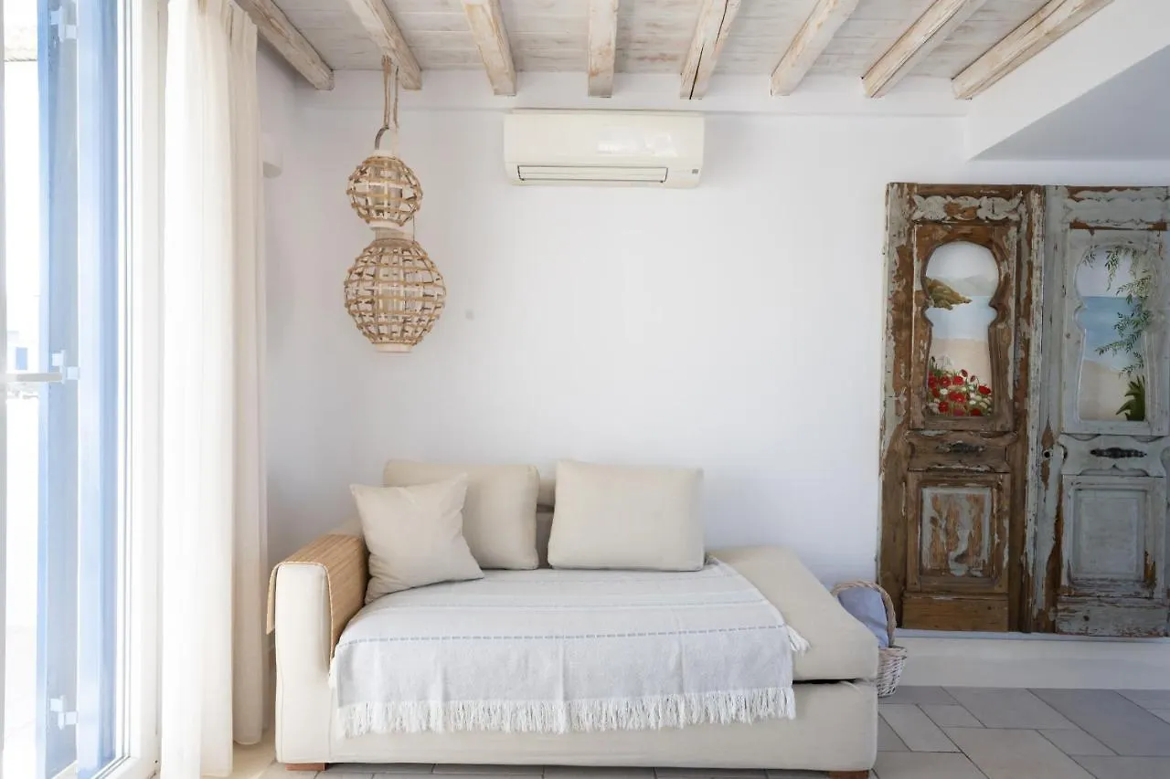Blue, White And Grey Suites 오르노스 B&B