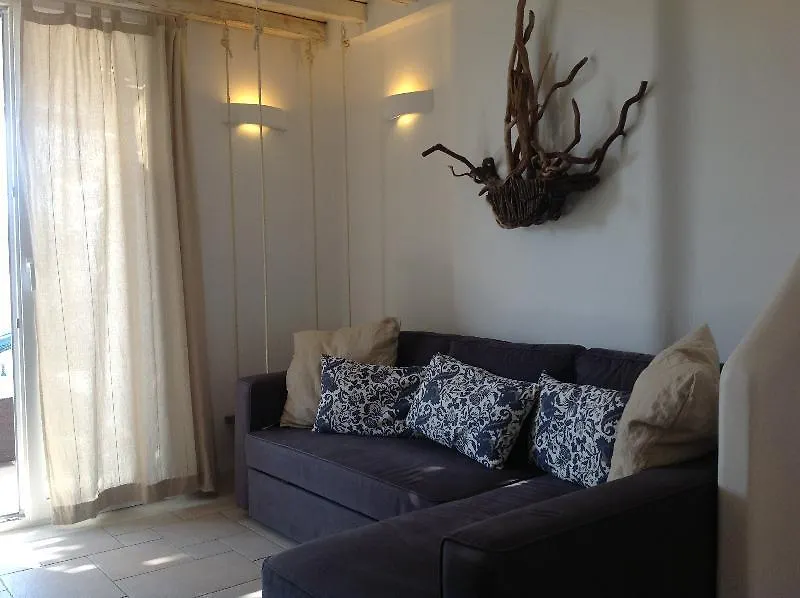 B&B Blue, White And Grey Suites 오르노스