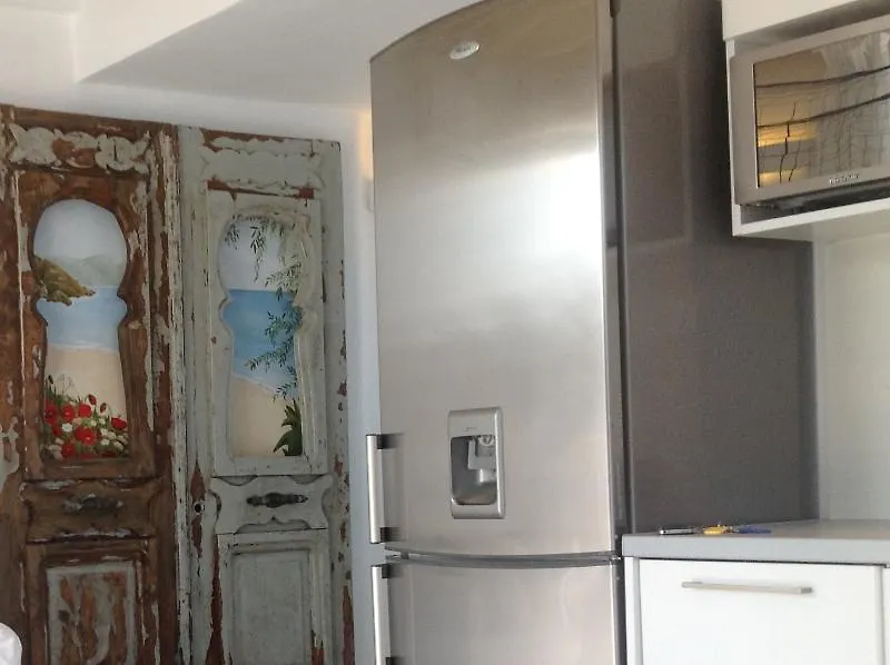 B&B Blue, White And Grey Suites 오르노스