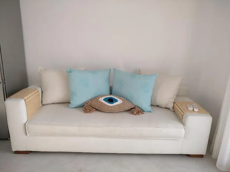 Blue, White And Grey Suites 오르노스 B&B