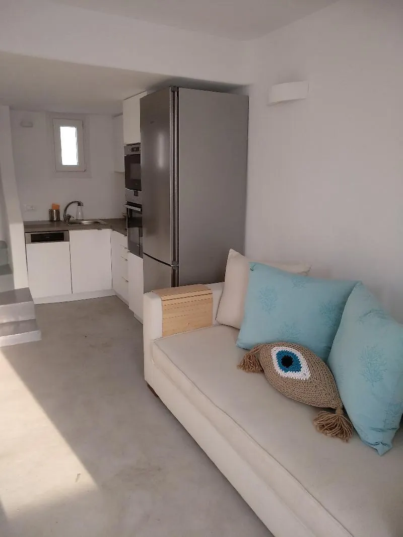 Blue, White And Grey Suites 오르노스 2*,  그리스